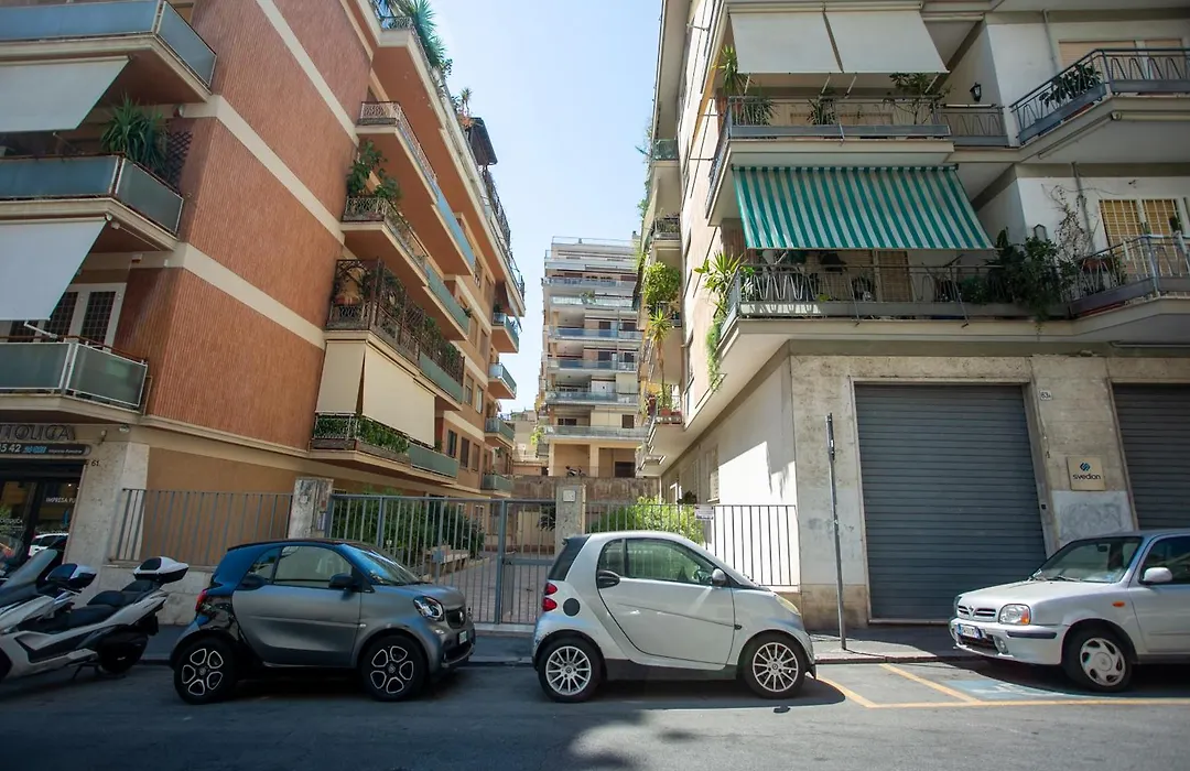 Perfetto per Famiglie Appartamento Accogliente e Spazioso a 15 min dalla Metro-1